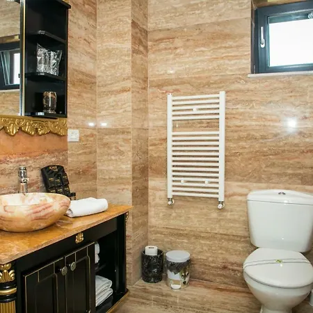 Almar View Boutique H Adults Only מאמאיה