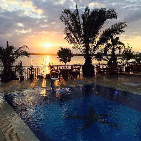 Almar View Boutique H Adults Only Мамая
